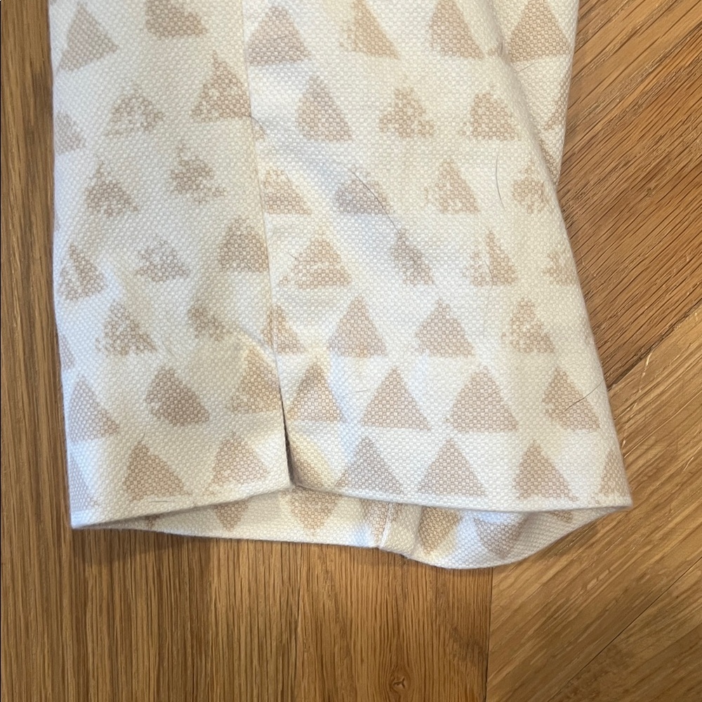 LOFT Riviera Crop White Pants with Beige Triangle Print - Size 6 - Picture 6 of 6
